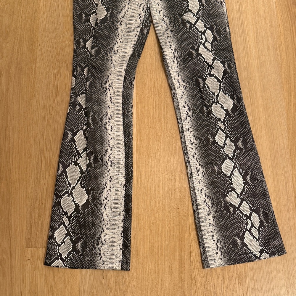 I.AM.GIA Monochrome Snakeskin Set - Picture 6 of 8